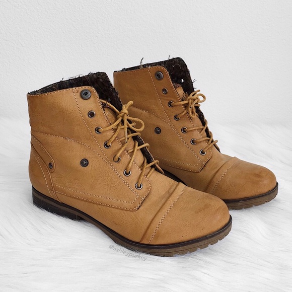 brand unknown Shoes - ❤️CLEARANCE❤️ short light brown combat boots